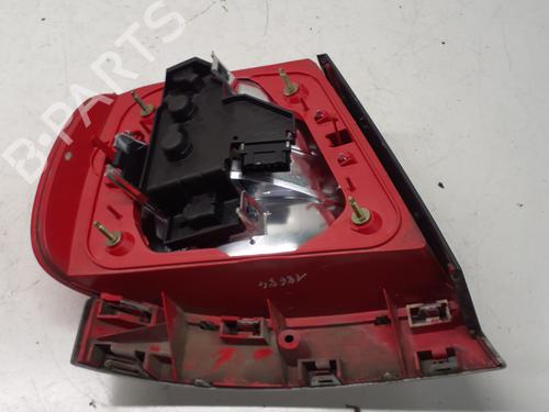 right-taillight-audi-a4-b5-8d2-1994-1995-1996-1997-1998-1999-2000-2001-29366447 main image