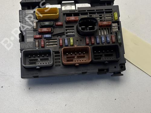 Used Fuse box PEUGEOT 3008 I MPV (0U_) 1.6 HDi (109 hp) 30059044