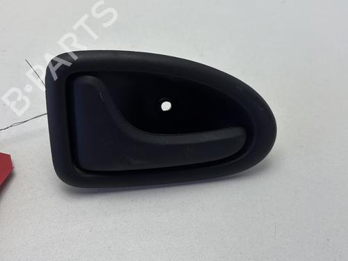 Højre bagtil invendig håndtag RENAULT CLIO II (BB_, CB_) 1.2 (BB0A, BB0F, BB10, BB1K, BB28, BB2D, BB2H, CB0A,... (58 hp) 31957218