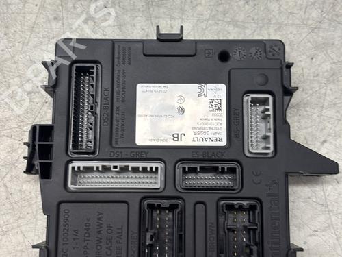 Used Electronic module Electronic module RENAULT CLIO V (B7_) 1.6 E-TECH 140 (B7MU) (140 hp) 29363438 29363438