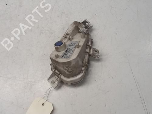 right-front-fog-light-volvo-v40-hatchback-525-2012-2013-2014-2015-2016-2017-2018-2019-29368267 main image