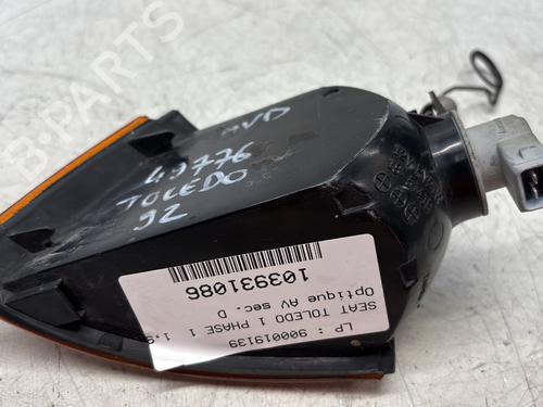 Right front indicator SEAT TOLEDO I (1L2) 1.9 D | BP31957110C33