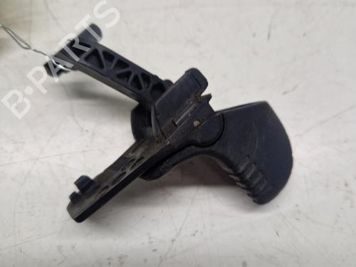 Used Front left exterior door handle RENAULT TWINGO I (C06_) 1.2 (C066, C068) (58 hp) 29368588