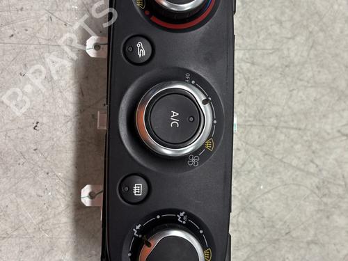 Used Climate control RENAULT CLIO IV (BH_) 1.5 dCi 90 (90 hp) 29365881