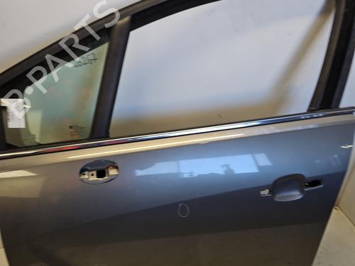 Used Left front door OPEL MERIVA B MPV (S10) 1.4 (75) (120 hp) 31281337