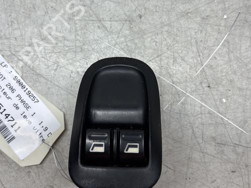 Pulsantiera anteriore sinistra PEUGEOT 206 Hatchback (2A/C) 1.9 D (69 hp) 29365888
