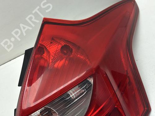 Used Right taillight FORD FOCUS III 1.6 TDCi (115 hp) 29912075