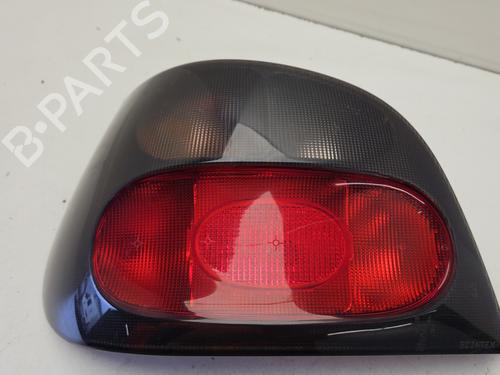 left-taillight-renault-megane-i-ba01_-1995-1996-1997-1998-1999-2000-2001-2002-2003-2004-31855373 main image
