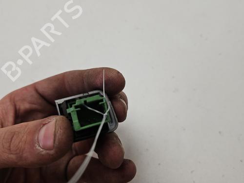 Used Switch Switch PEUGEOT 2008 I (CU_) 1.2 THP 110 / PureTech 110 (110 hp) 31957432 31957432