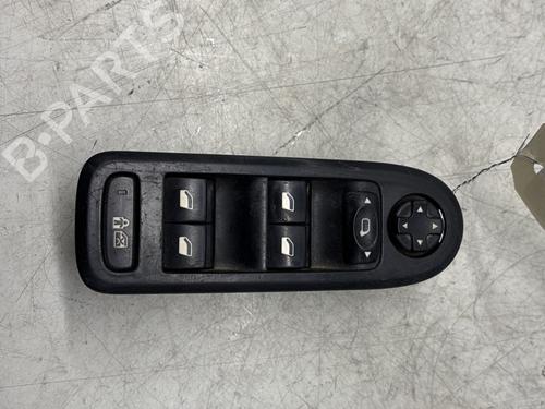 Used Left front window switch PEUGEOT 308 I (4A_, 4C_) 1.6 HDi (109 hp) 29365918