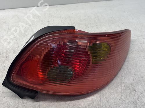 Used Right taillight PEUGEOT 206 CC (2D) 1.6 16V (2DNFUF, 2DNFUR) (109 hp) 29365625