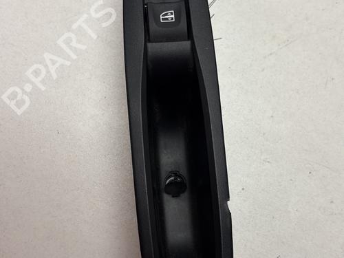 Used Right rear window switch RENAULT MEGANE IV Grandtour (K9A/M/N_) 1.3 TCe 140 (K9NB) (140 hp) 29475709