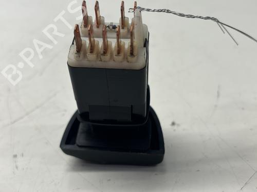 Used Warning switch Warning switch RENAULT MEGANE I (BA0/1_) 1.4 e (BA0E, BA0V) (75 hp) 29366555 29366555