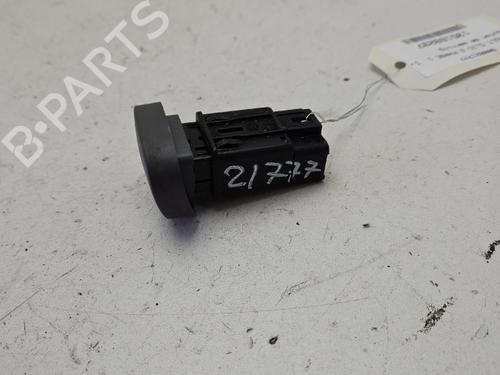 Used Warning switch Warning switch RENAULT CLIO II (BB_, CB_) 1.2 (BB0A, BB0F, BB10, BB1K, BB28, BB2D, BB2H, CB0A,... (58 hp) 40536898 40536898