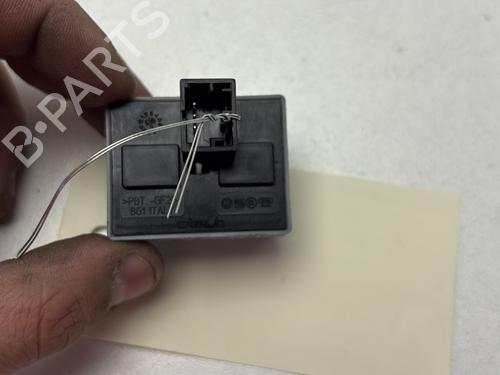 Used Left front window switch Left front window switch VW POLO IV (9N_, 9A_) 1.4 TDI (75 hp) 29411930 29411930