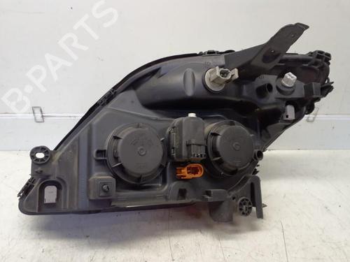 Używane Lampa przednia prawa RENAULT SCÉNIC I MPV (JA0/1_, FA0_) 1.4 16V (JA0D, JA1H, Ja0W, JA10) (95 hp) 29367919
