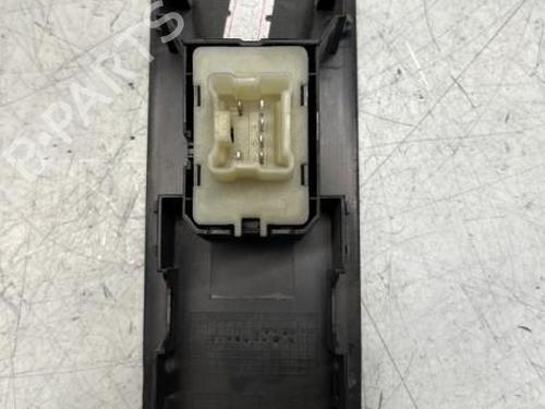 Used Right front window switch Right front window switch RENAULT CLIO IV (BH_) 1.5 dCi 75 (75 hp) 29369686 29369686