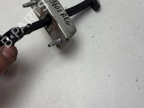 hingedoor-check-strap-toyota-verso-_r2_-2009-2010-2011-2012-2013-2014-2015-2016-2017-2018-31957363 main image