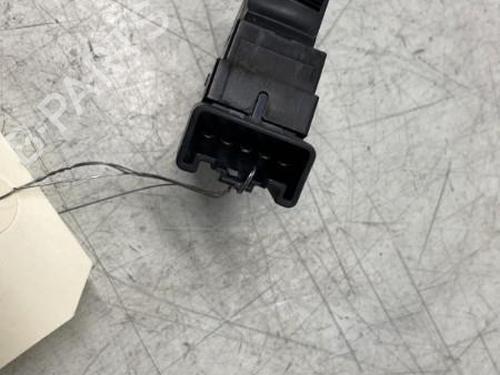 Used Right front window switch Right front window switch SUZUKI SWIFT III (MZ, EZ) 1.3 (RS413, ZC11S) (92 hp) 29369657 29369657