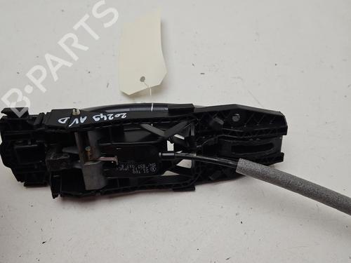 front-right-exterior-door-handle-vw-golf-vii-5g1-bq1-be1-be2-2012-2013-2014-2015-2016-2017-2018-2019-2020-2021-31060199 main image