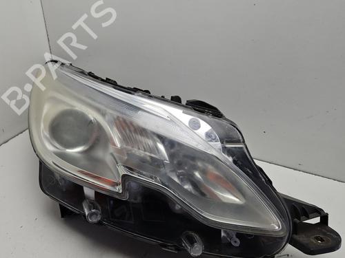Used Right headlight Right headlight PEUGEOT 2008 I (CU_) 1.2 THP 110 / PureTech 110 (110 hp) 32782631 32782631