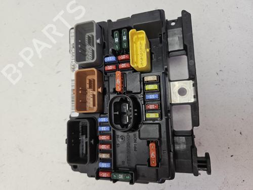 Used Fuse box Fuse box 37658411 37658411