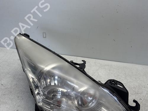 Used Right headlight PEUGEOT 5008 (0U_, 0E_) 1.6 HDi (112 hp) 29362245