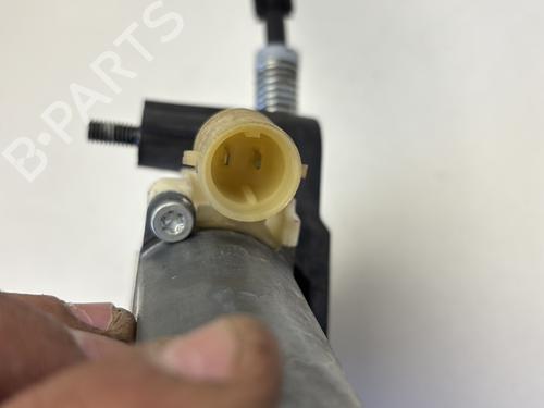 Rudehejsemekanisme Højre foran RENAULT CLIO II (BB_, CB_) 1.2 LPG | BP29363082C23 