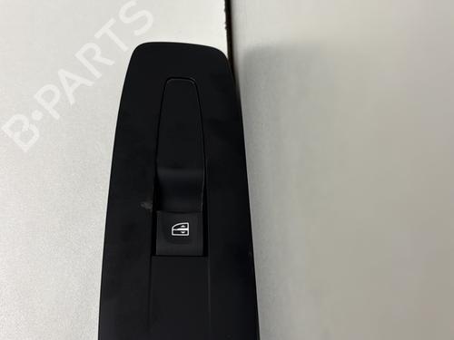 Used Right front window switch Right front window switch RENAULT MEGANE IV Grandtour (K9A/M/N_) 1.3 TCe 140 (K9NB) (140 hp) 31957321 31957321