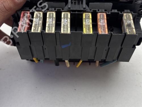 Fuse box CITROËN C5 III Break (RW_) 1.6 HDi 110 | BP30082497E1