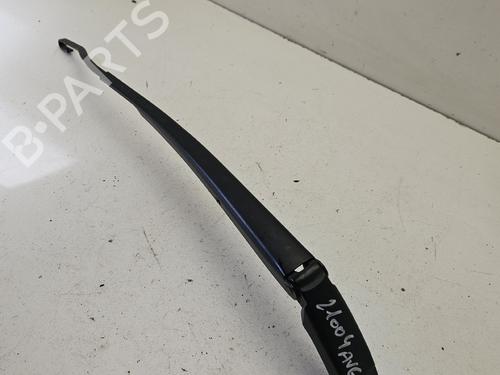 Used Front windshield wiper arm Front windshield wiper arm TOYOTA YARIS (_P9_) 1.4 D-4D (NLP90_, NLP90R) (90 hp) 34723933 34723933