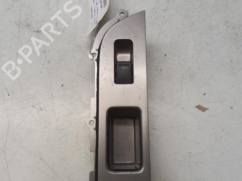 Used Right front window switch NISSAN X-TRAIL I (T30) 2.2 Di 4x4 (114 hp) 29366203