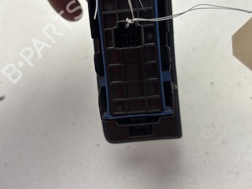 left-rear-window-switch-toyota-verso-_r2_-2009-2010-2011-2012-2013-2014-2015-2016-2017-2018-31957362 main image