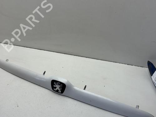 Used Tailgate trim PEUGEOT 206 Hatchback (2A/C) 1.4 i (75 hp) 30129257