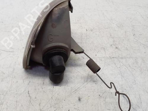 Used Left front indicator PEUGEOT 405 I (15B) 1.4 (64 hp) 29367786