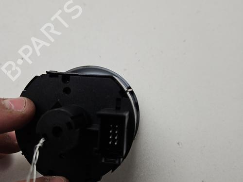 Used Headlight switch Headlight switch VW GOLF VI (5K1) 2.0 TDI (110 hp) 30338112 30338112