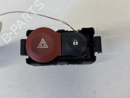 warning-switch-renault-clio-iii-br01-cr01-2005-2006-2007-2008-2009-2010-2011-2012-2013-2014-31957173 main image