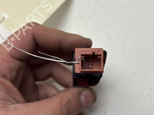 Used Warning switch Warning switch PEUGEOT 5008 (0U_, 0E_) 1.6 16V (120 hp) 31957344 31957344