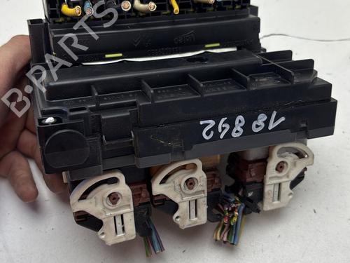 Fuse box CITROËN C5 III Break (RW_) 1.6 HDi 110 | BP30082497E1