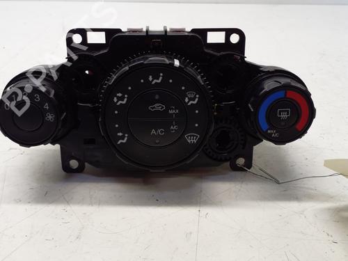 Used Climate control FORD FIESTA VI (CB1, CCN) 1.4 TDCi (70 hp) 29368496