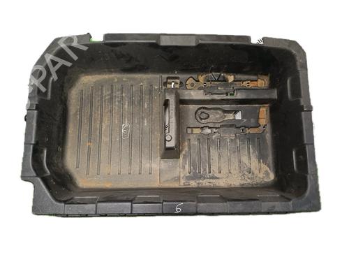 Used Luggage compartment floor NISSAN JUKE (F15) 1.5 dCi (110 hp) 29771343