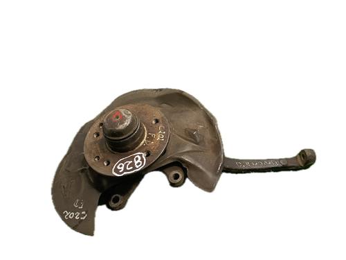 Used Right front steering knuckle MERCEDES-BENZ C-CLASS (W202) C 250 D (202.125) (113 hp) 29774508