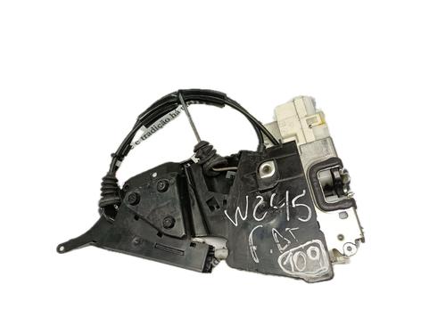 Høyre foran lås MERCEDES-BENZ B-CLASS Sports Tourer (W245) B 180 CDI (245.207) (109 hp) 29776677