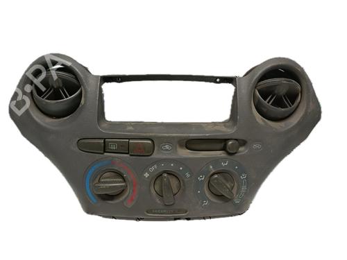 Used Climate control TOYOTA YARIS (_P1_) 1.0 (SCP10_, SCP10R) (68 hp) 29777106