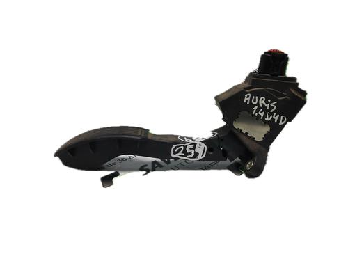 Used Pedal TOYOTA AURIS (_E15_) 1.4 D-4D (NDE150_, NDE150R) (90 hp) 29777837