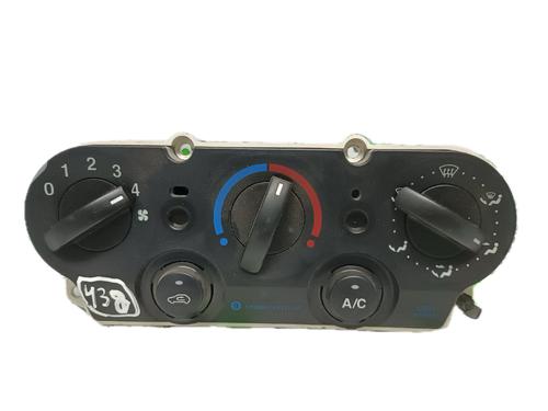 Used Climate control FORD FIESTA V (JH_, JD_) 1.4 TDCi (68 hp) 29778163