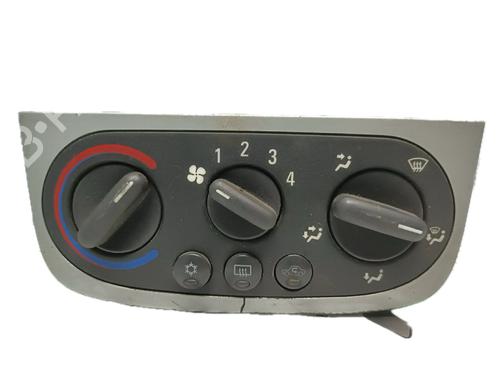 AC Styreenhet / Manøvreringsenhet OPEL CORSA C (X01) 1.3 CDTI (F08, F68) (70 hp) 29778208