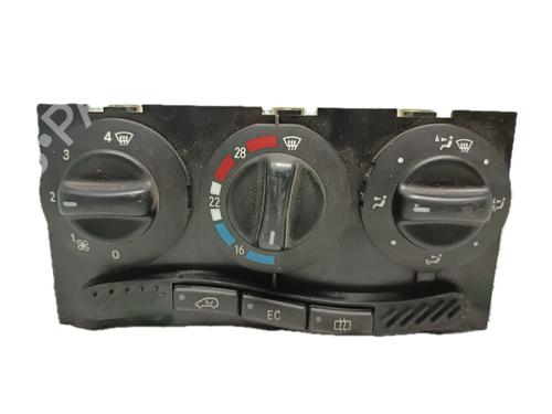 Used Climate control MERCEDES-BENZ A-CLASS (W168) A 170 CDI (168.009, 168.109) (95 hp) 29778291