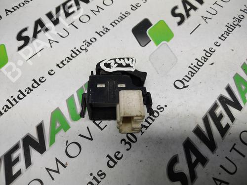 Used Right front window switch TOYOTA YARIS (_P13_) 1.4 D (NLP130_, NLP130) (90 hp) 29778505