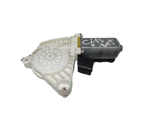 Portierruitmotor rechtsvoor MERCEDES-BENZ CLA Coupe (C117) CLA 200 CDI (117.301) (136 hp) 29779132